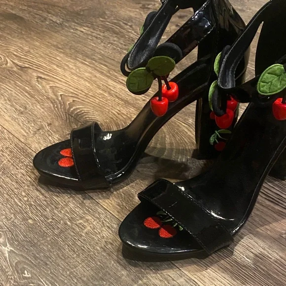 Black Cherry Embellished Women's Heels - Picture 6 of 9